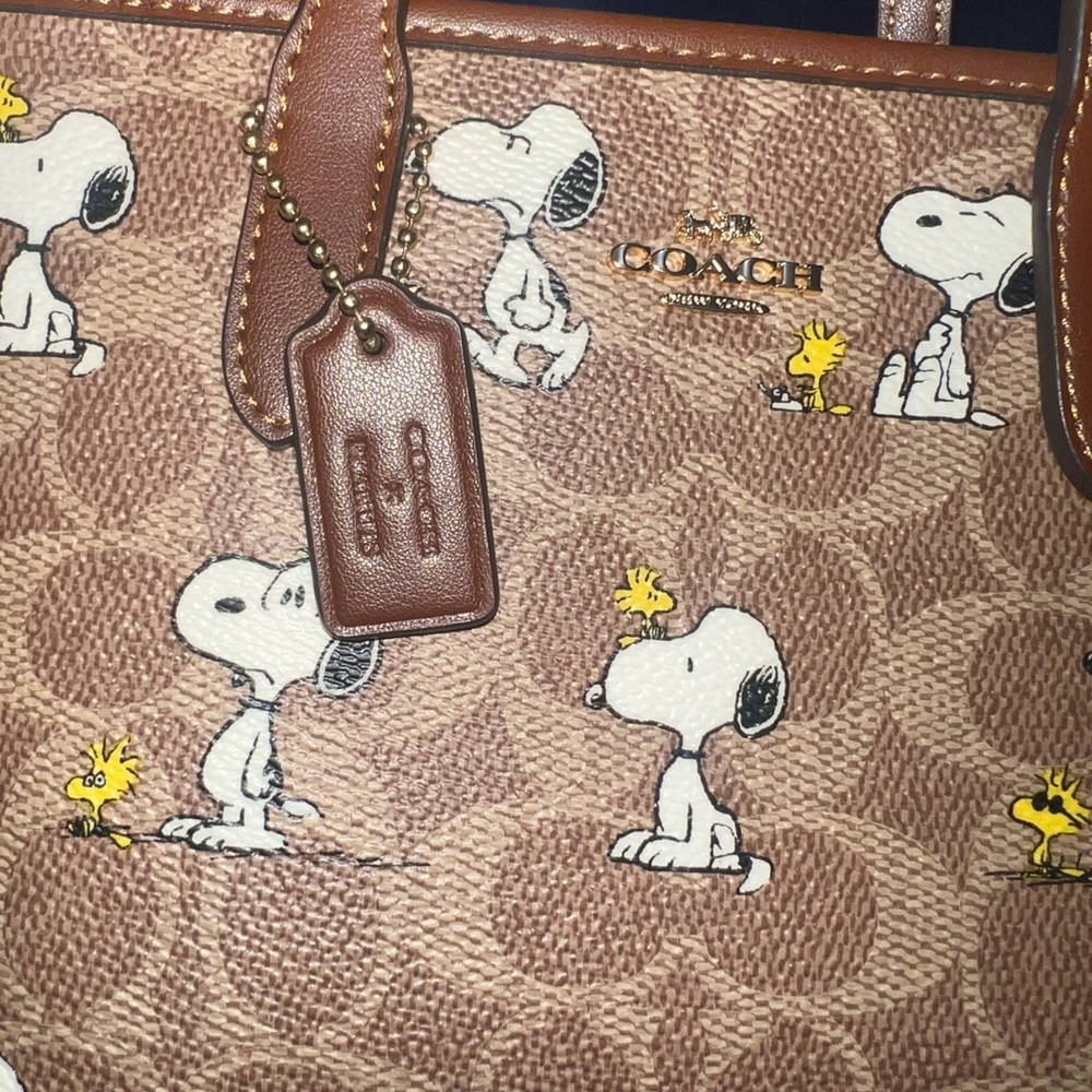 COACH X Peanuts Snoopy Mini City Tote - Picture 2 of 10